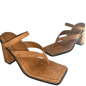 NEW Good American Suede Zipper Block Heel Tan Beige Size 6